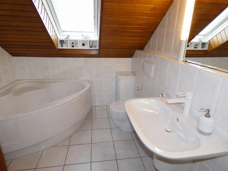 Badezimmer Ansicht 1