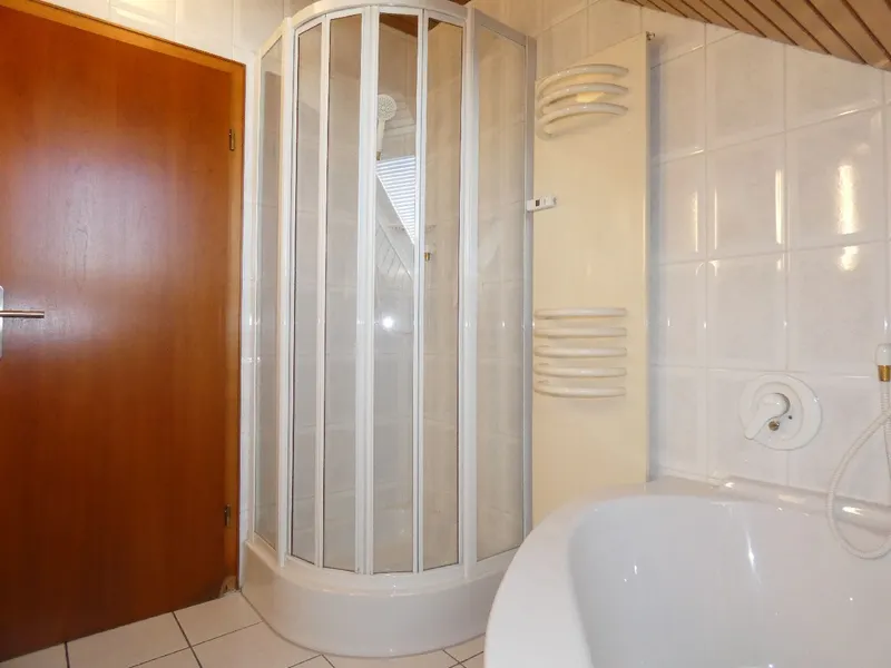 Badezimmer Ansicht 2