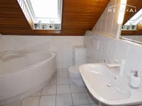 Badezimmer Ansicht 1 / KI-bearbeitet