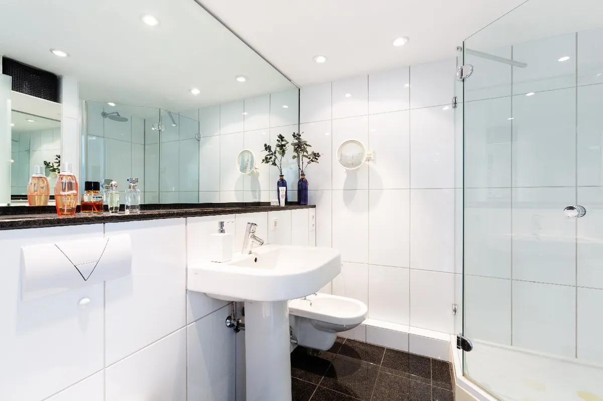 modernes Duschbad