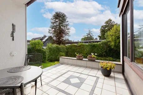 Teilüberdachte Terrasse