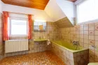 Bad mit Wanne u. separater Dusche