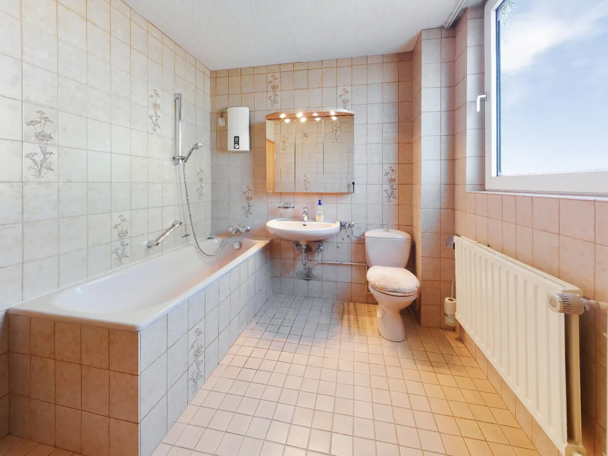 Wannenbad im Obergeschoss