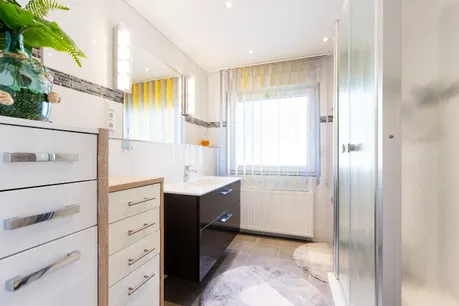 modernes Duschbad