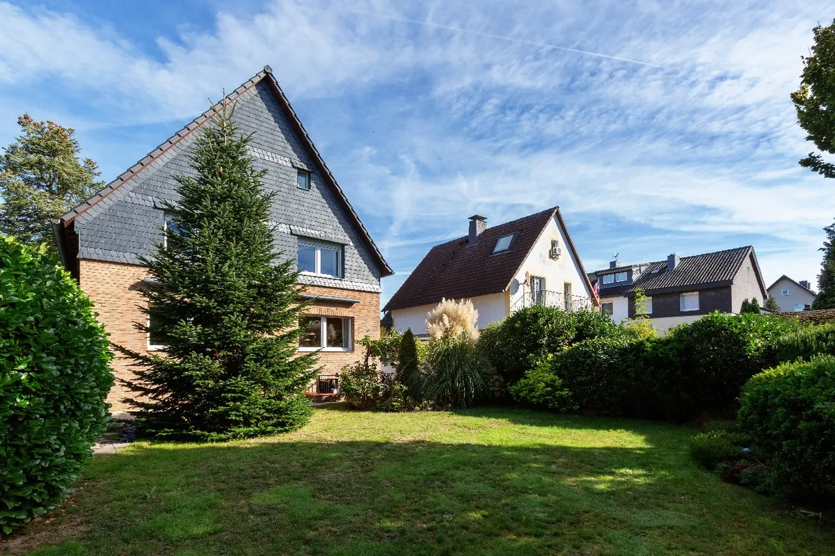 schönes Gartengrundstück