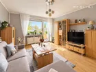 Wohnzimmer mit Balkonzugang