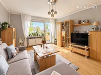 Wohnzimmer mit Balkonzugang
