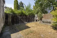 Für alle, denen eine Wohnung einfach zu wenig ist.