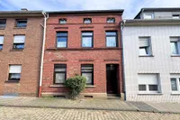 Alt, teilweise modernisiert und bereit für einen Neustart mit Ihnen.