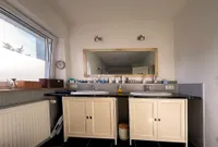 Ein Haus, zwei Möglichkeiten  und Sie entscheiden, wie viele Türen offenstehen.