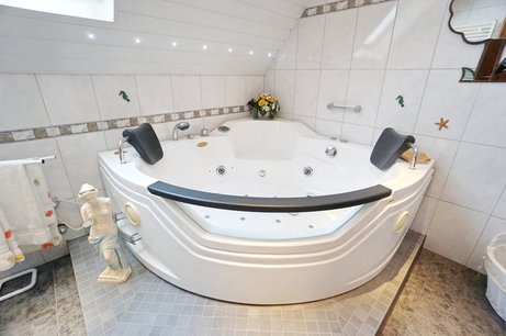 Whirlpool im Wellnessbad