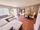 großes Wohn-/Esszimmer