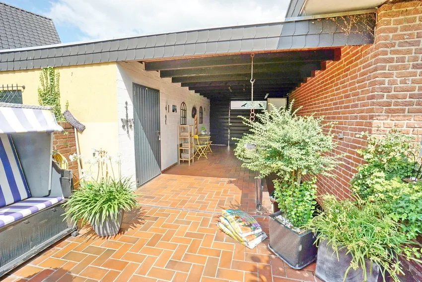 überdachter Durchgang