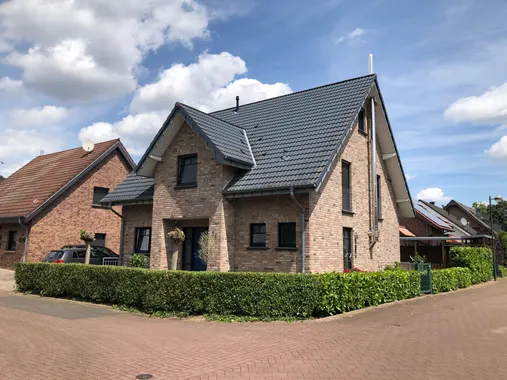 Kerken-Nieukerk: Geschmackvolles, freistehendes Einfamilienhaus mit Bürofläche und separatem Eingang