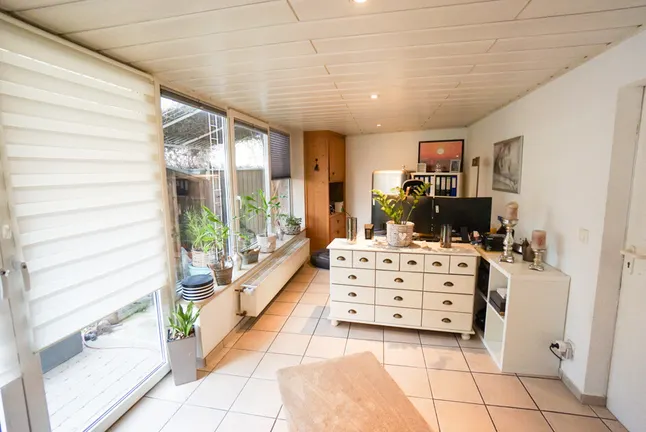 mit Blick in den Garten