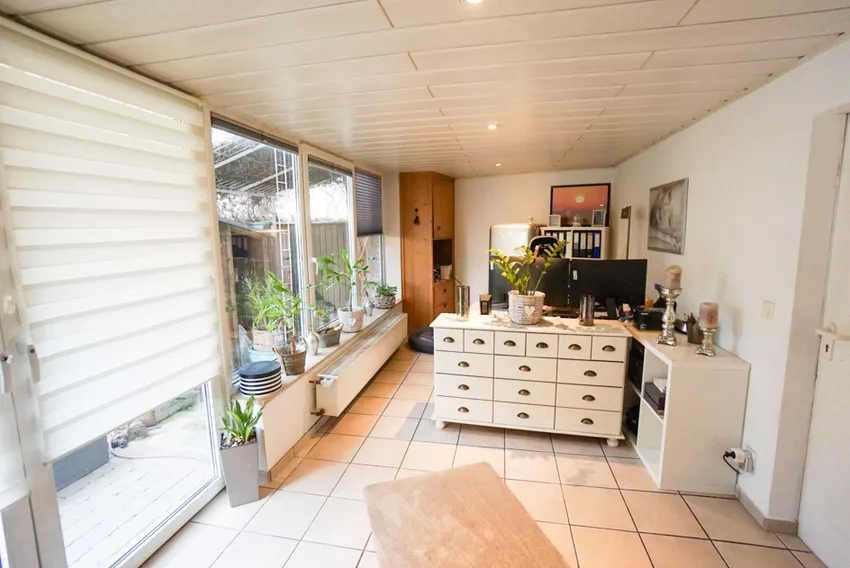 mit Blick in den Garten