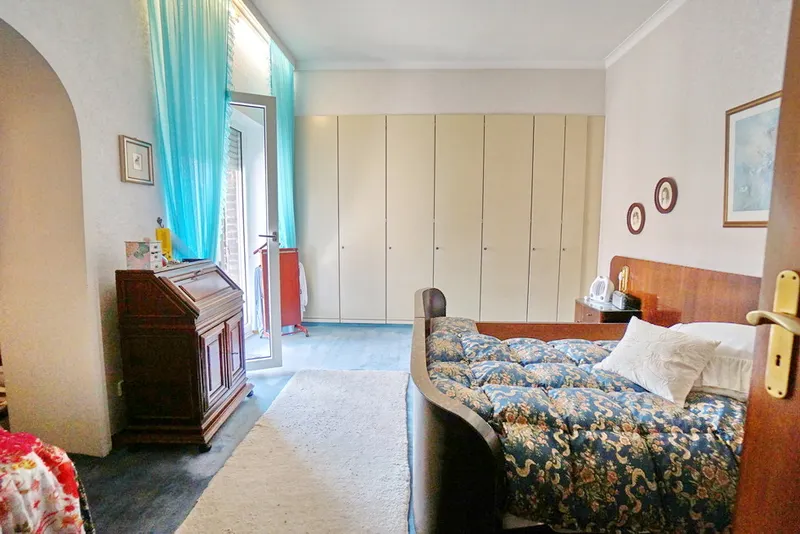 Schlafraum im OG ...