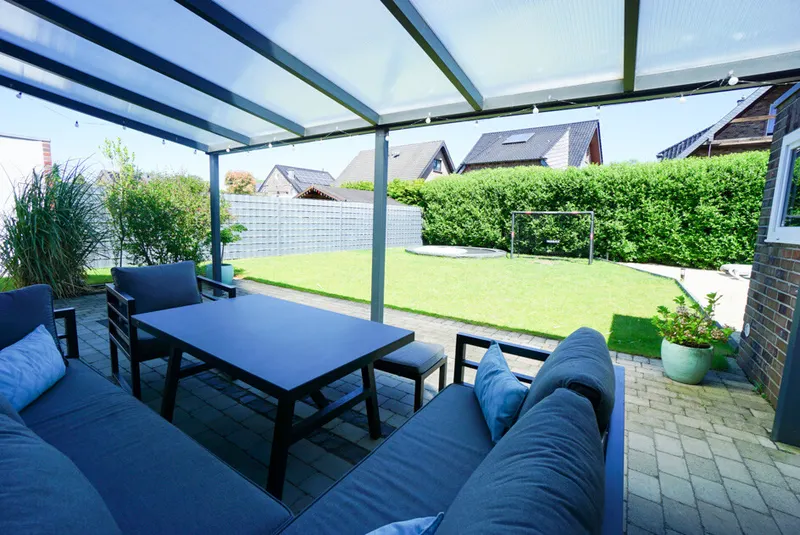 ... mit Zugang zur Terrasse