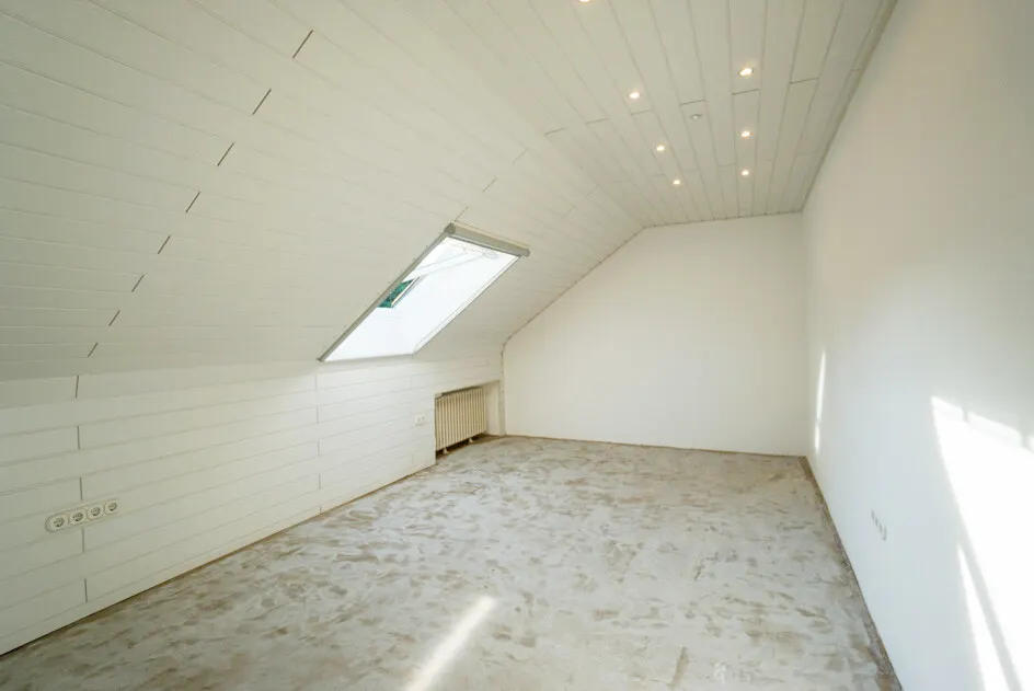 Kinderzimmer/Büro 2
