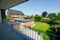 ... mit Zugang zum Balkon