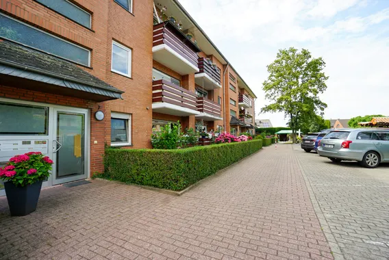 Rheinberg-Borth: Moderne Eigentumswohnung mit Balkon