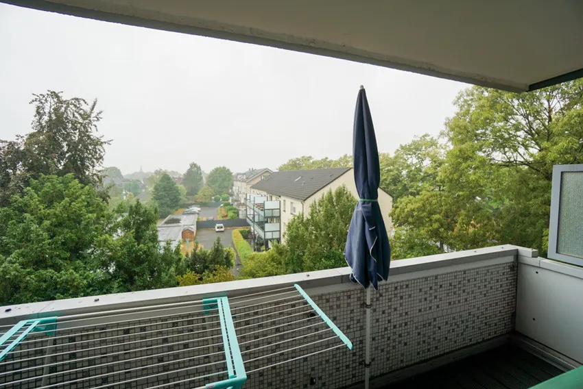 ... zum Balkon