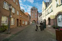innerhalb der Stadtmauer