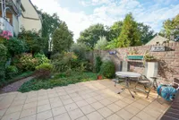 ... zur Terrasse