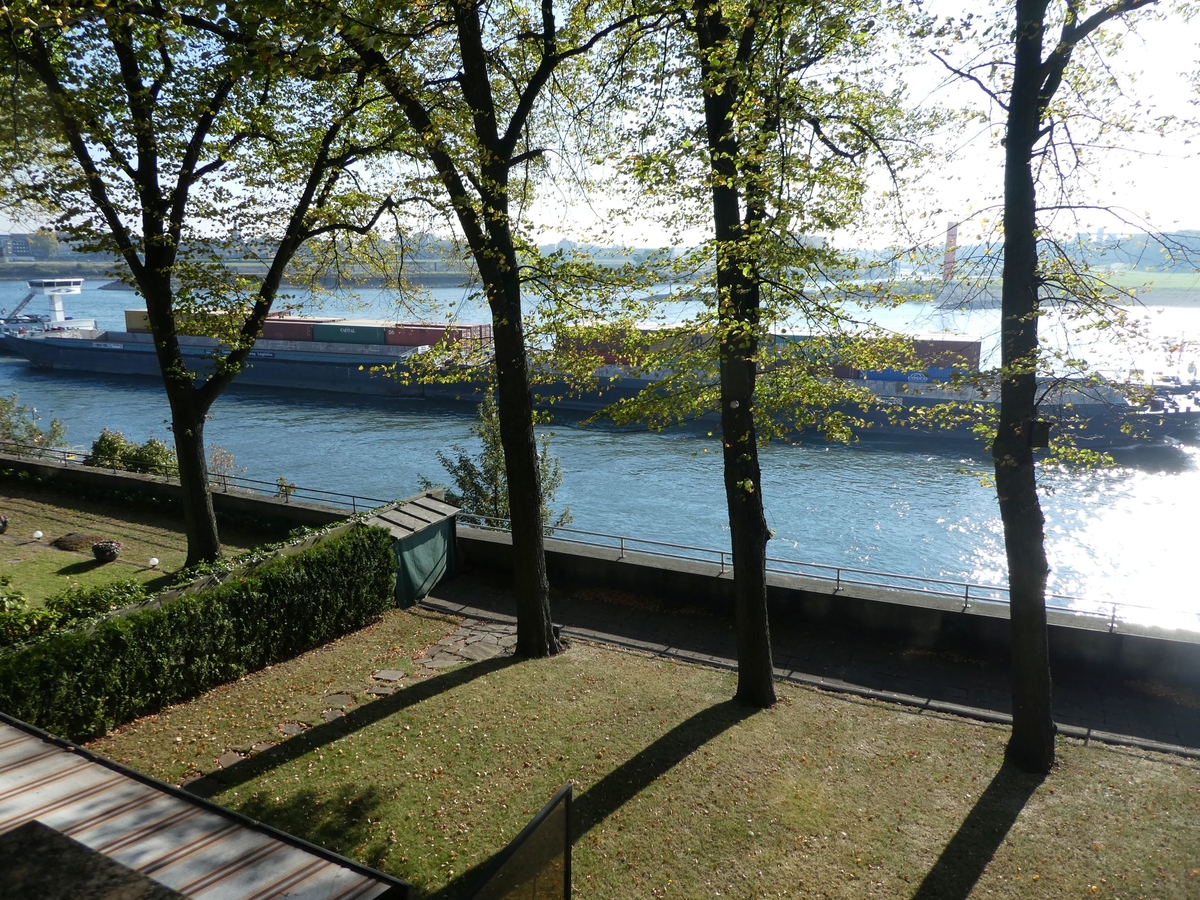 Repräsentative Villa am Rhein