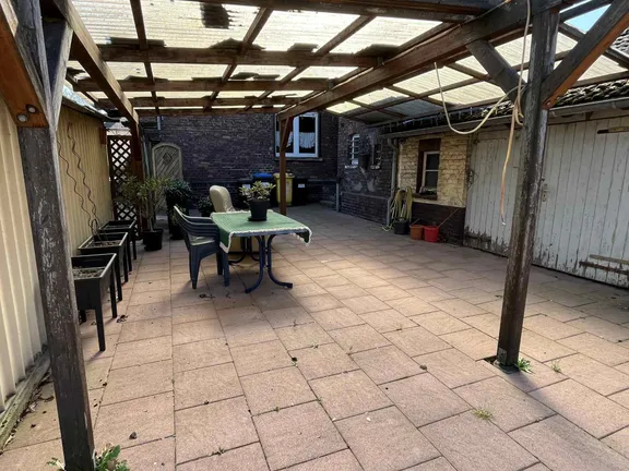 Terrasse mit Überdachung