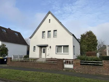 Jetzt neu: Haus zum Kauf in Moers