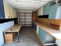 Schuppen vor der Garage