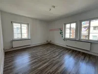 Großzügige 4-Zimmer-Wohnung (2. OG)