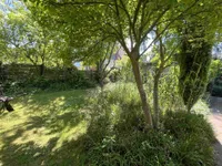 Gartenbereich hinter Garage