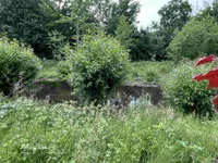 Angrenzend - der Moersbach