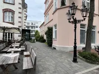 Fußweg zum ehemaligen Kreishaus