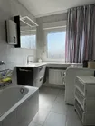 Badezimmer mit Fenster und ...