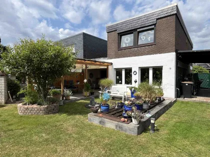 Jetzt neu: Haus zum Kauf in Moers