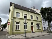 Moderne 3-Zi.-DG-Wo. in top-gepfl. 5-Fam.-Haus