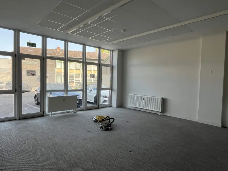 Büro für 3 - 4 Arbeitsplätze