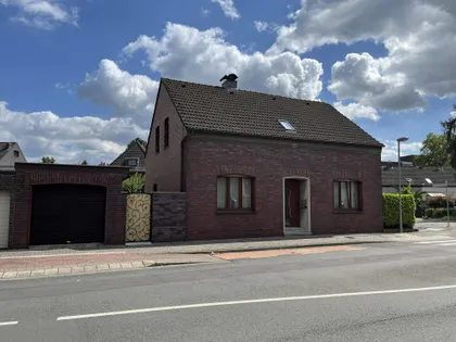 Jetzt neu: Haus zum Kauf in Moers