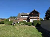 Sattes Einfamilienhaus im Außenbereich