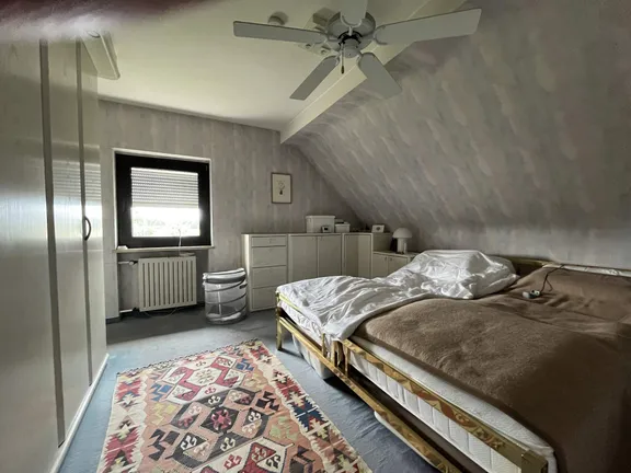 Schlafzimmer DG