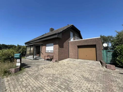 Großzügiges Einfamilienhaus in ländlichem Außenbereich von Moers-Repelen