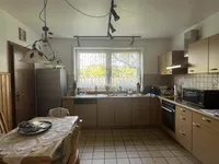 Küche mit Vorratsraum