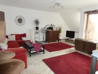helles, geräumiges Wohnzimmer