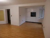 Einbauschrank und Durchreiche zur Küche
