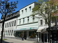 top-gepfl., kleines Wohn-/Geschäftshaus