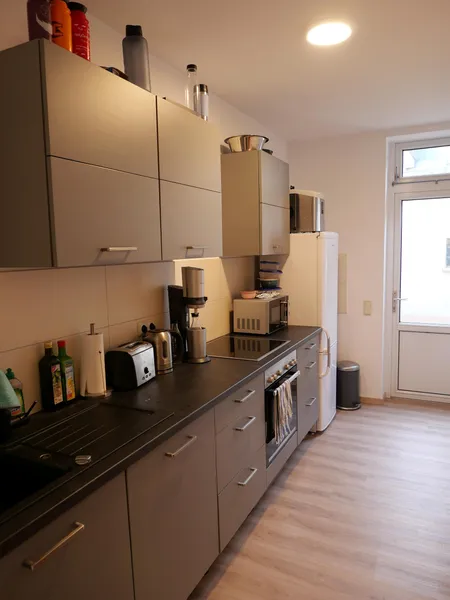 Küche mit Austritt auf den ...