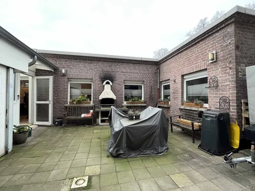 Individuelle 3-Zimmer-Erdgeschoss-Wohnung mit Freisitz